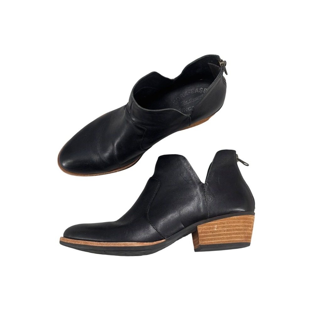 Kork-Ease Skye Boots Black Leather V-Cut Ankle Booties Rear Zip Stacked Heel 7.5